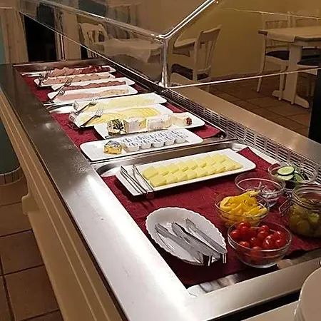 Hirsch 3* سينشيم